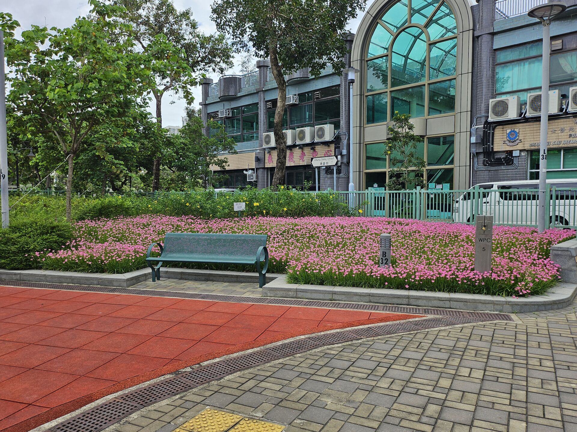 https://www.fa.gov.hk/風雨蘭